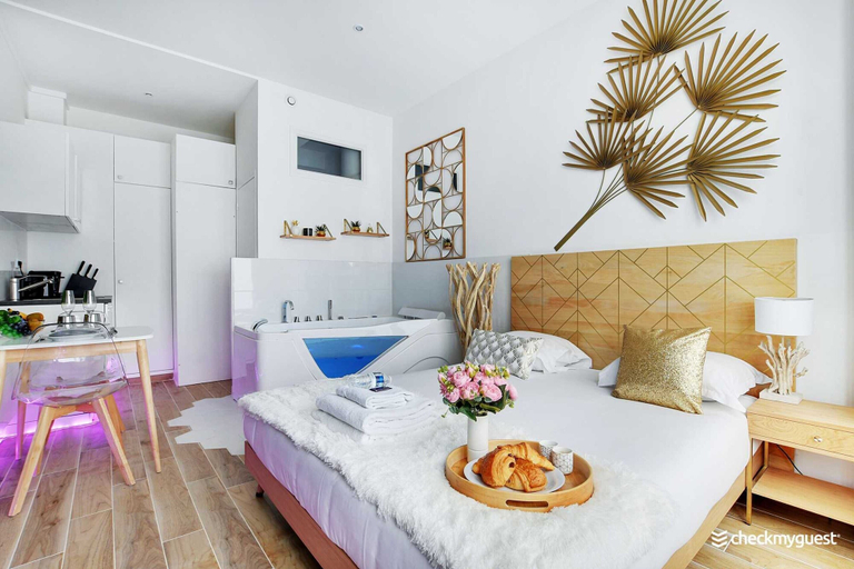 Room 3, Magnificent Flat - 2br/6p - Champs Elysaes, Paris