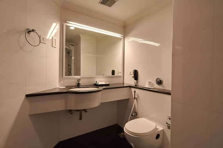 Bathroom 5, Blue Waters Cherai, Ernakulam