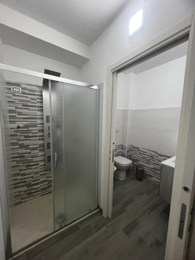 Bathroom 3, Civico 9 Apartments, Carbonia-Iglesias