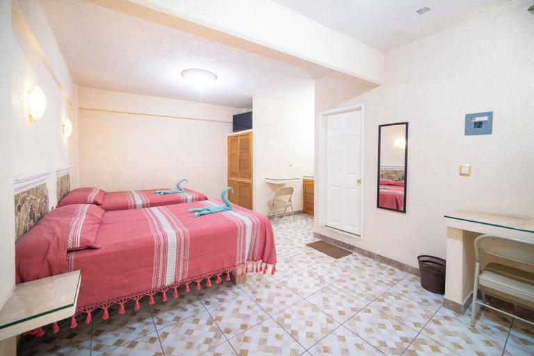 Room 4, HOTEL PENINSULA Salina Cruz, Dist. Tehuantepec