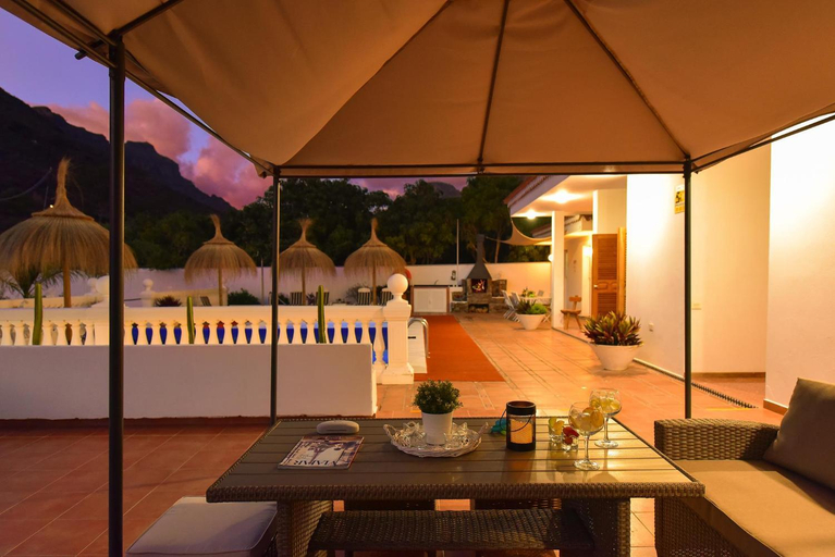 Food & Drinks, Sun Cay by VillaGranCanaria, Las Palmas