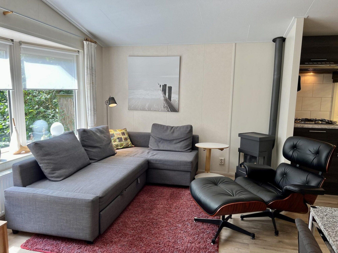 Living room 3, Small Family Chalet Close to Beach, Zijpe