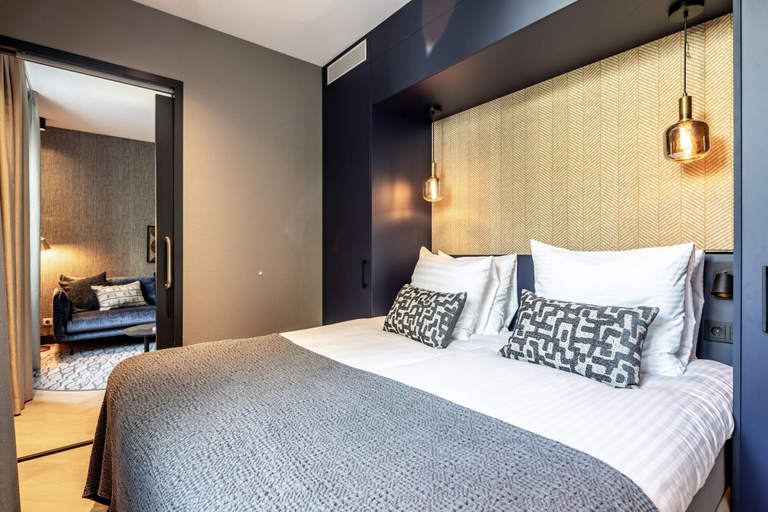 Room 5, Stylish 2-bedroom Apartment in Delft, Delft