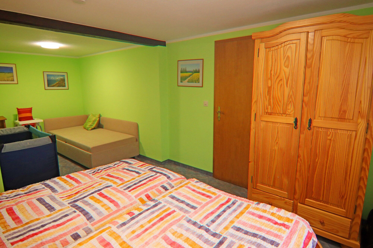 Room 3, Ferien Unterm Reetdach bis zu 6 Personen, Rostock