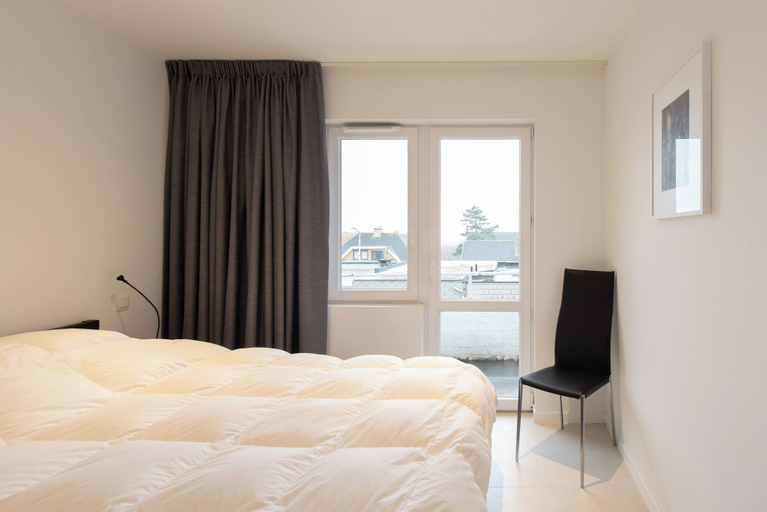 Room 3, Apartment on Zeedijk With Sea View, West-Vlaanderen