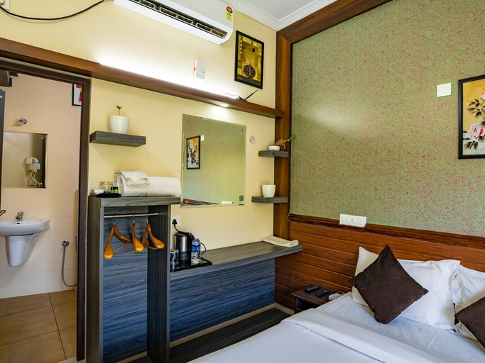 Bedroom 4, Gems9 Airport Hotel, Ernakulam