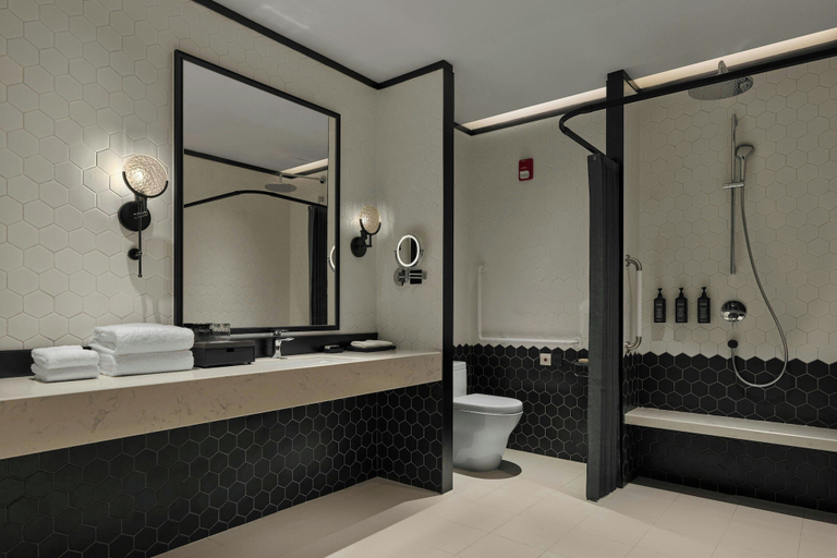 Bathroom 4, Sheraton Kunshan Dianshan Lake, Suzhou