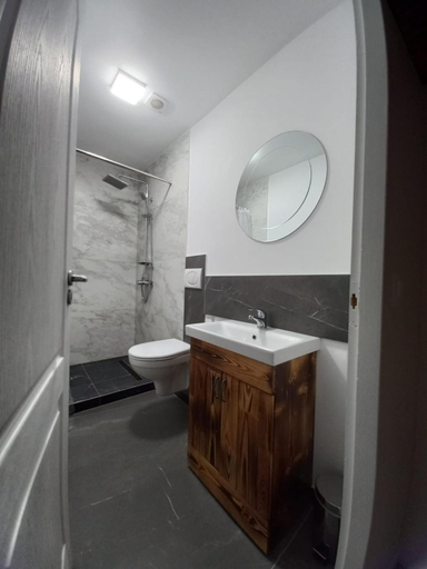 Bathroom 2, Hanu Teo Sapantanu, Sighetu Marmatiei