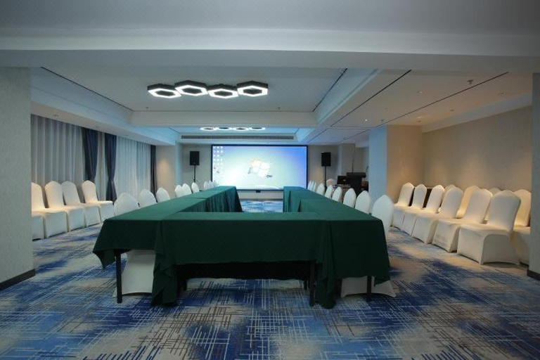 Business Facilities, Mehood Lestie, Nanchang Bayi Square, Nanchang