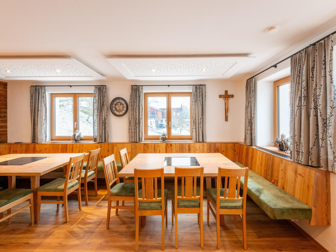 Primary image, Bauenhaus With Swimming Pond and hot tub, Zell am See