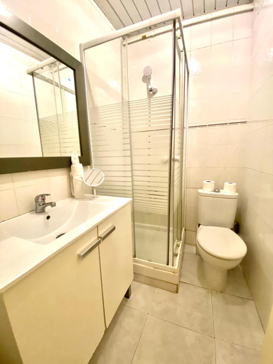 Bathroom 4, Alani Montjuic, Barcelona
