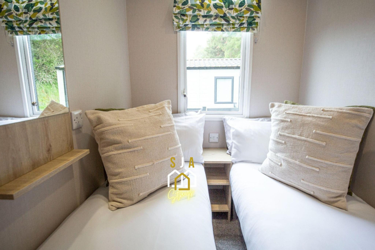 Others 5, Grantown Get Away - SJA Stays - Modern 2 Bed Static, Highland