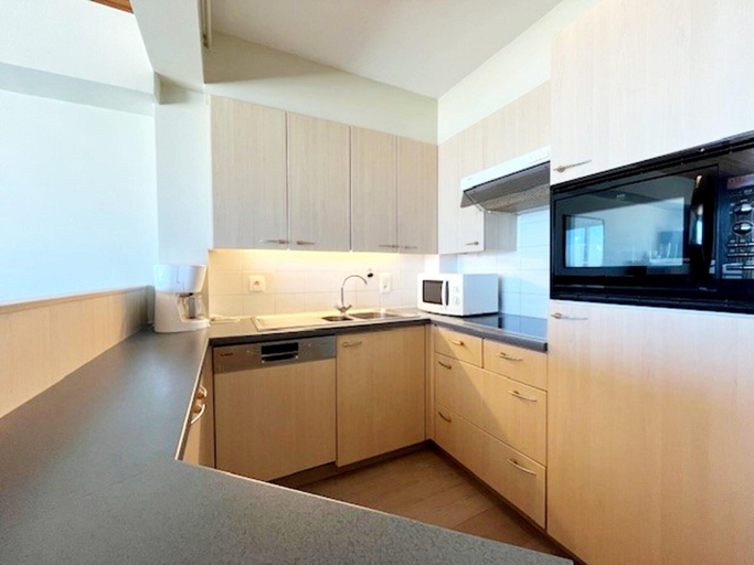 Private kitchen, Apartment in Wenduine With Stunning Seaviews, West-Vlaanderen