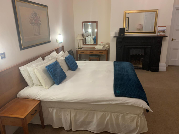Bedroom 2, The Waterloo Hotel & Bistro, Newport