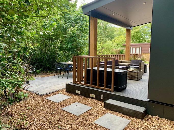 Balcony 4, Modern Chalet With Terrace, Veranda, Zijpe