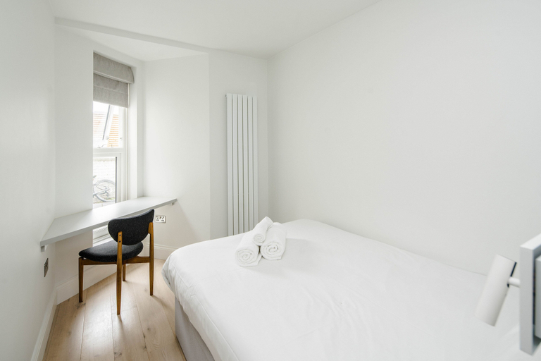 Room 2, Stylish 2 Bedroom / 2 Bath In Notting Hill, London