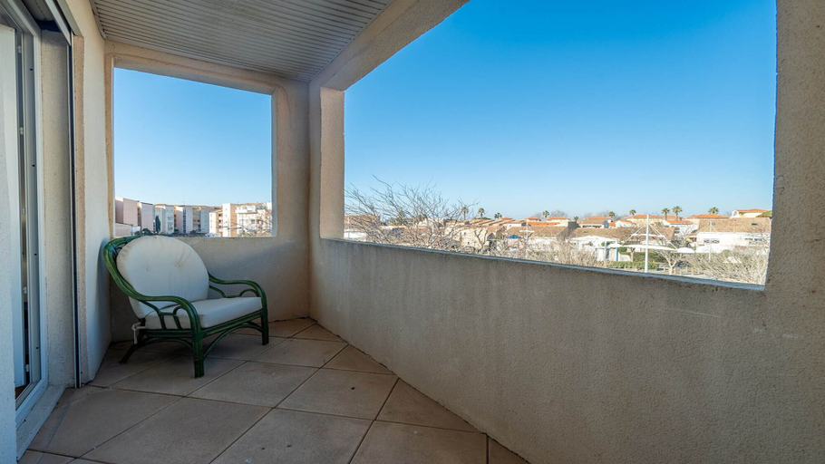 Exterior 2, Comfort With Sunlit Balcony, Hérault