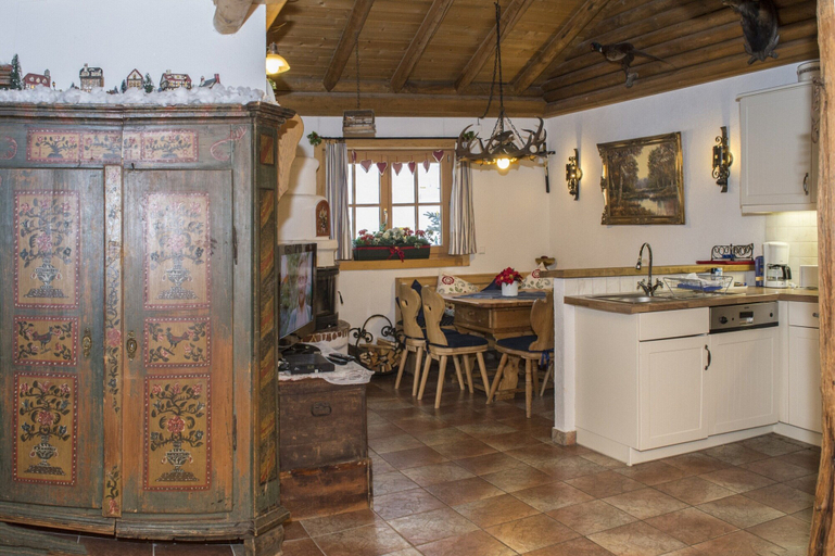 Private kitchen 3, Cabin in Seefeld Near Ski Slopes & Mountains, Innsbruck Land
