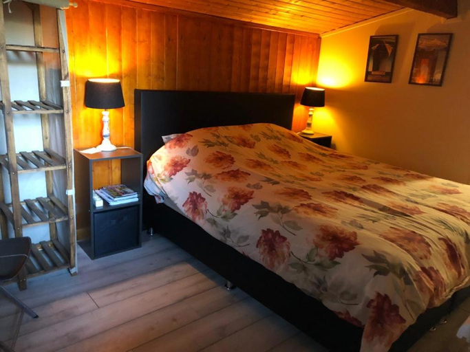 Bedroom, Domaine Lapin Qui Rit , chambre Celine, Dordogne