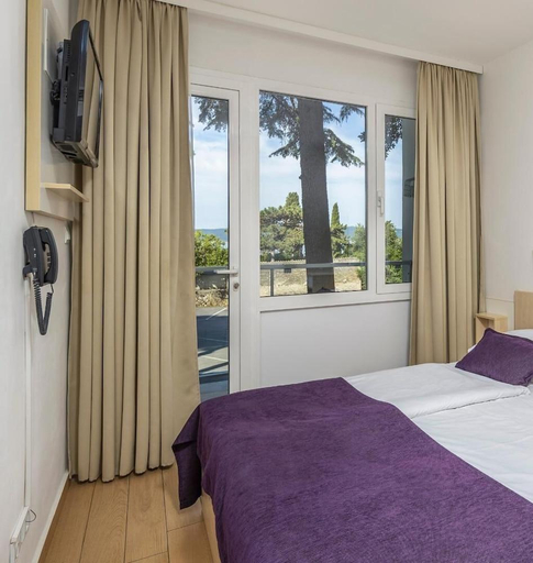 Bedroom 2, Hotel Slaven, Crikvenica