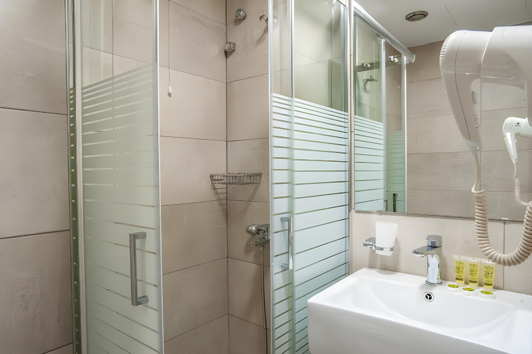 Bathroom 4, Argo Hotel Piraeus, Attica