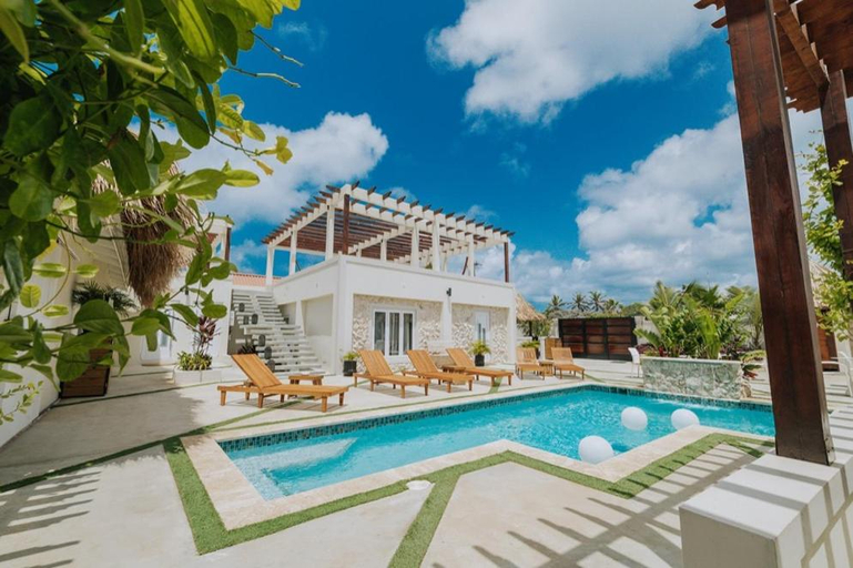 Others 4, EVA Resort