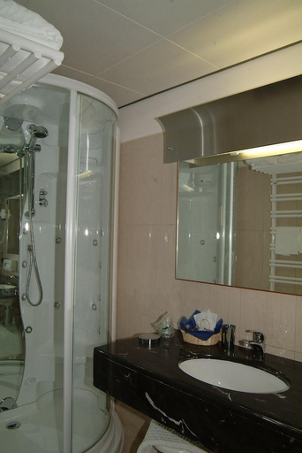 Bathroom 5, Albergo Roma, BW Signature Collection, Treviso
