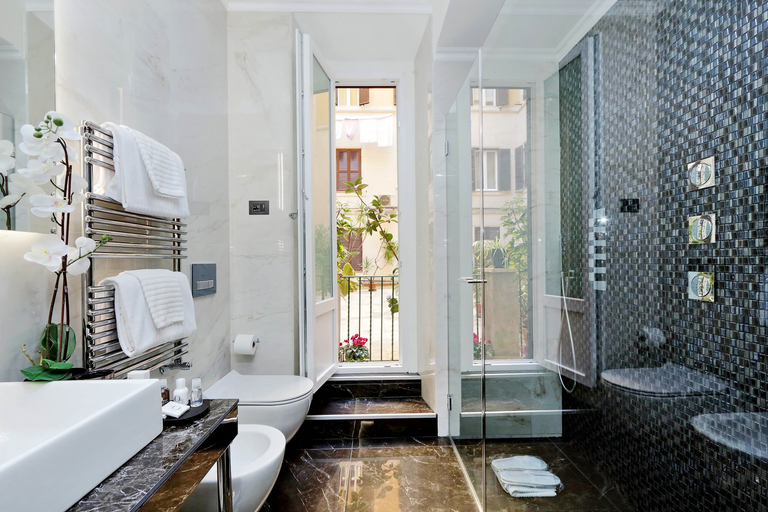 Bathroom 3, Merulana 13 - Exclusive Rooms, Rome