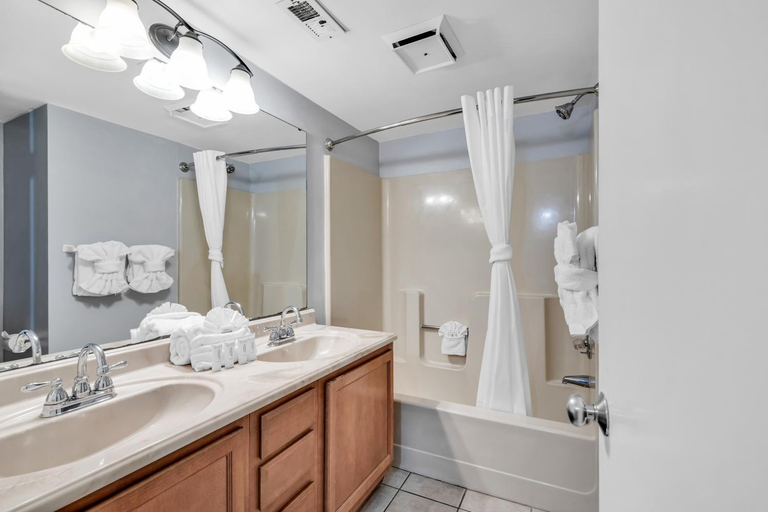 Bathroom 4, Oceanfront Condo at Meridian Plaza, Horry