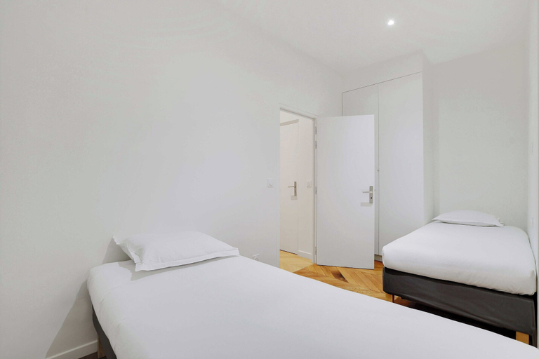 Room 5, Apartment for 4 person in Nanterre, Hauts-de-Seine