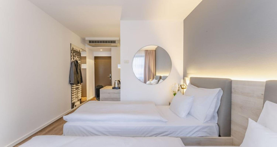 Bedroom 5, PLAZA INN Wien Gasometer, Wien