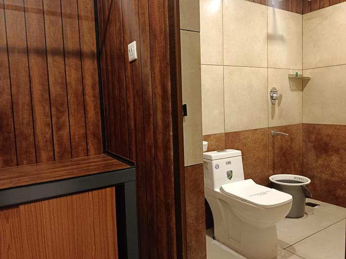 Bathroom 3, Sky Elanza, Idukki