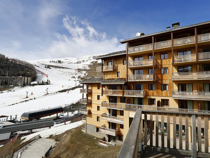 Primary image, Apartment in Orcieres With Ski Slope Access, Hautes-Alpes
