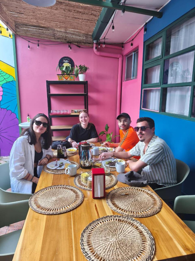 Food & Drinks