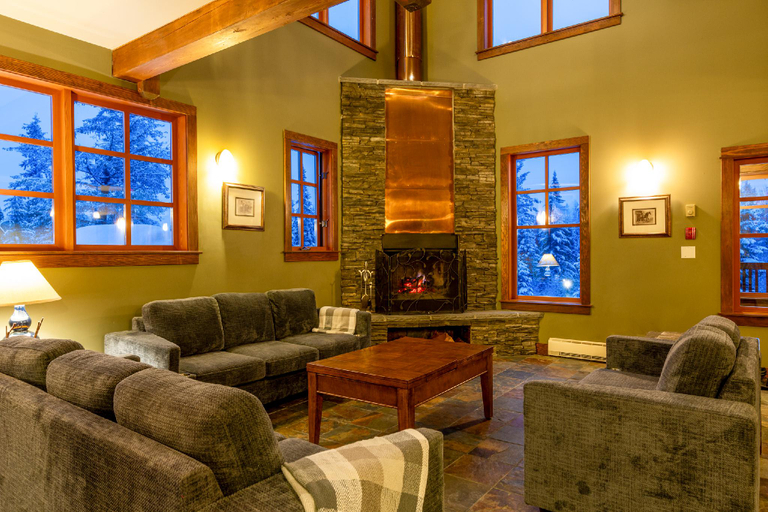 Public Area, Copper Horse Lodge, Columbia-Shuswap