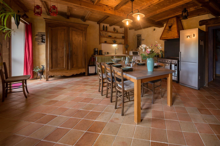 Dining 3, Pretty Charming House Near the Beach, Finistère