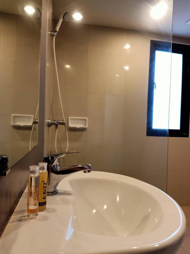 Bathroom 3, A Bizz, Muang Lampang