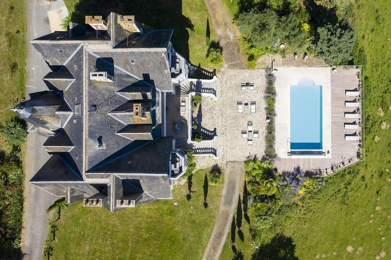 Others 5, Le Chateau des Forges, Maine-et-Loire