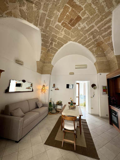 Others 3, Artas la tua casa indipendente a Lecce, Lecce