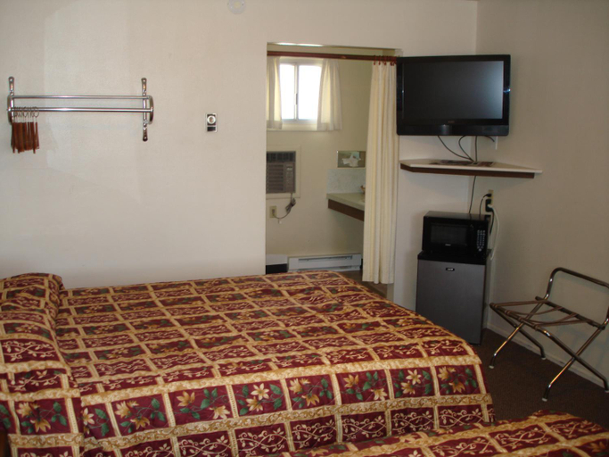 Others 4, Tops Motel, Minidoka