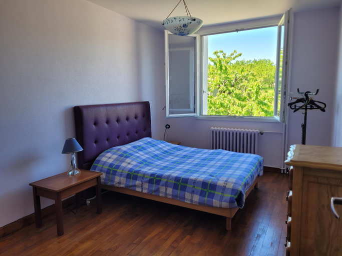 Bedroom 2, Ferme fruitiere zero traitement, Mayenne