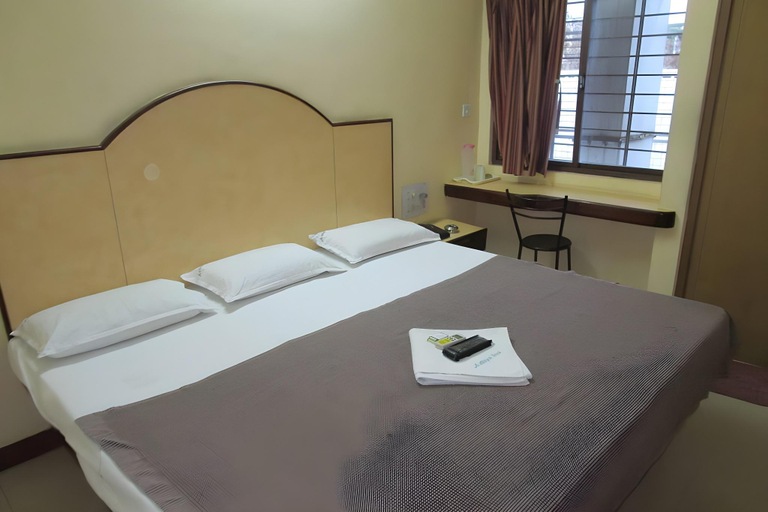 Bedroom, Aditya Inn, Puducherry