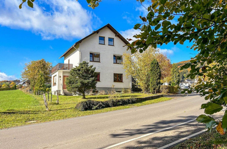 Exterior, Grosses Haus mit Eigenem Garten in Medebach, Hochsauerlandkreis