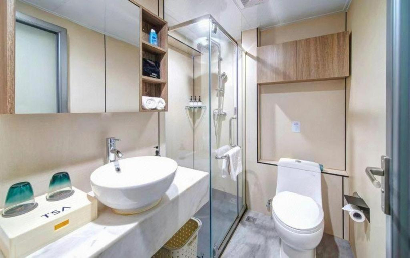 Bathroom 3, M Hotel Shenzhen Nanshan, Shenzhen