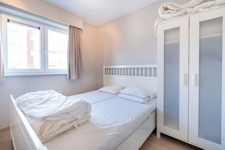 Room 2, Apartment in Middelkerke With Sea View, West-Vlaanderen