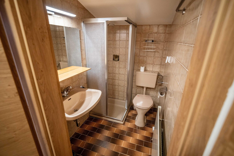 Bathroom, Charming Accommodation in Saalfelden by the Steinernes Meer, Zell am See