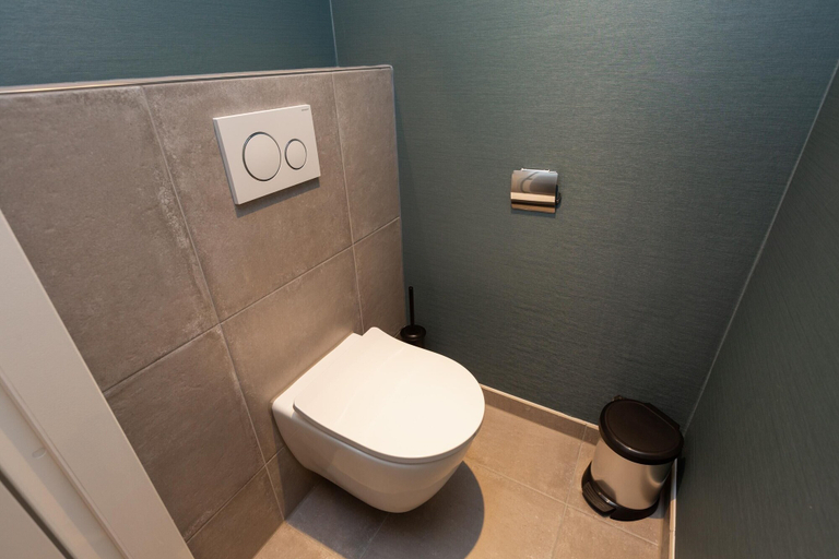 Bathroom 3, Beautiful duplex apartment in The Hague, Den Haag