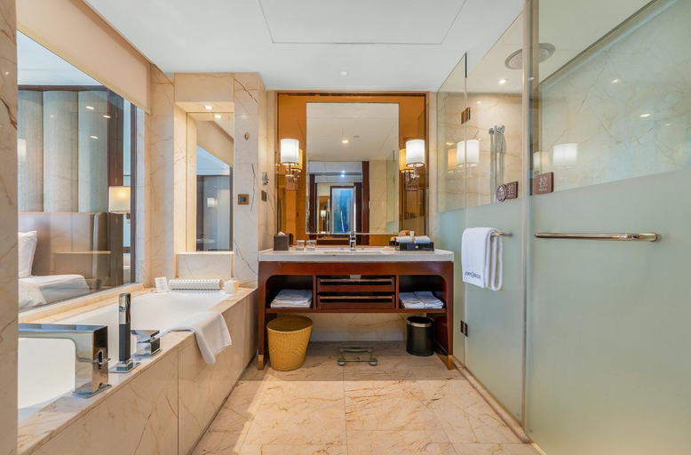 Bathroom 5, Howard Johnson Kangda Plaza Qingdao Hotel, Qingdao