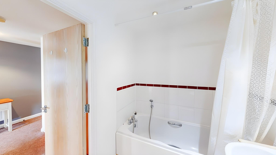 Bathroom 3, Tamblin Lodge - Fresh, Modern Apartment, Hertfordshire