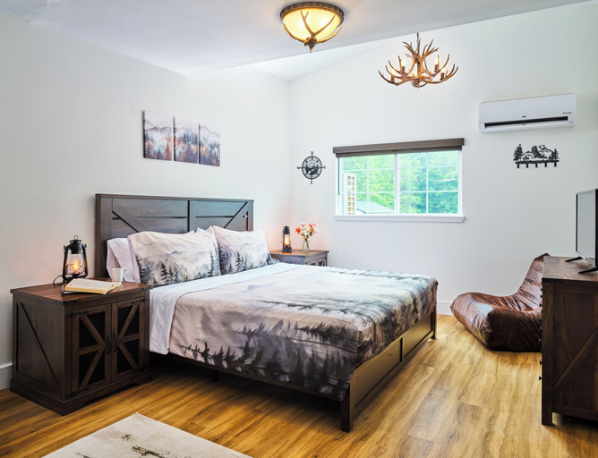 Room 3, Saddleview Bed & Breakfast, Wayne